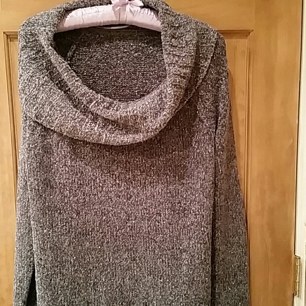 Sweater - Picture 4 of 4